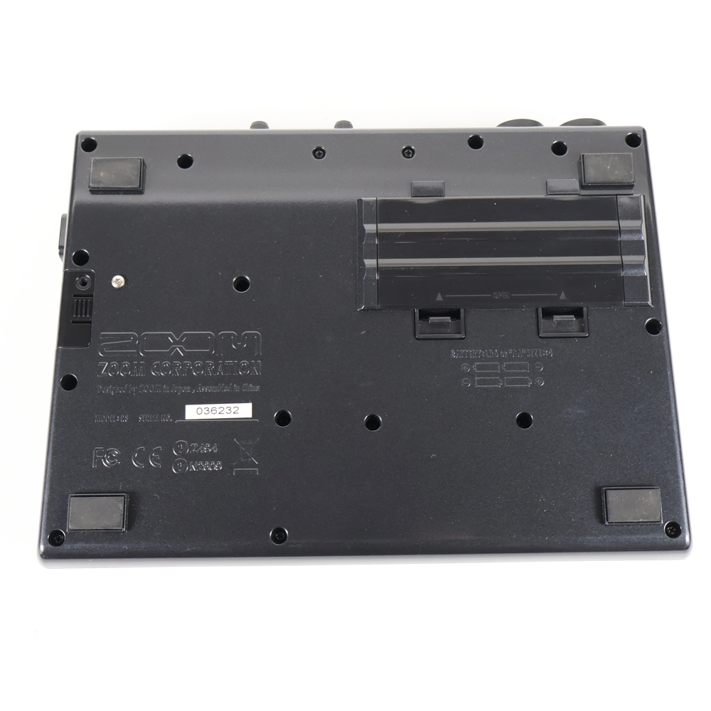 【中古】 デジタルレコーダー ZOOM R8 裏面