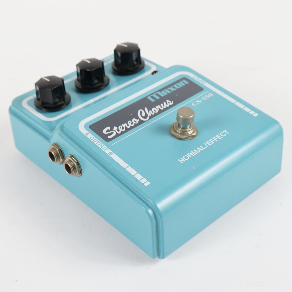 【中古】コーラス エフェクター MAXON マクソン CS-550 Stereo Chorus ギターエフェクター 本体画像 斜め 2