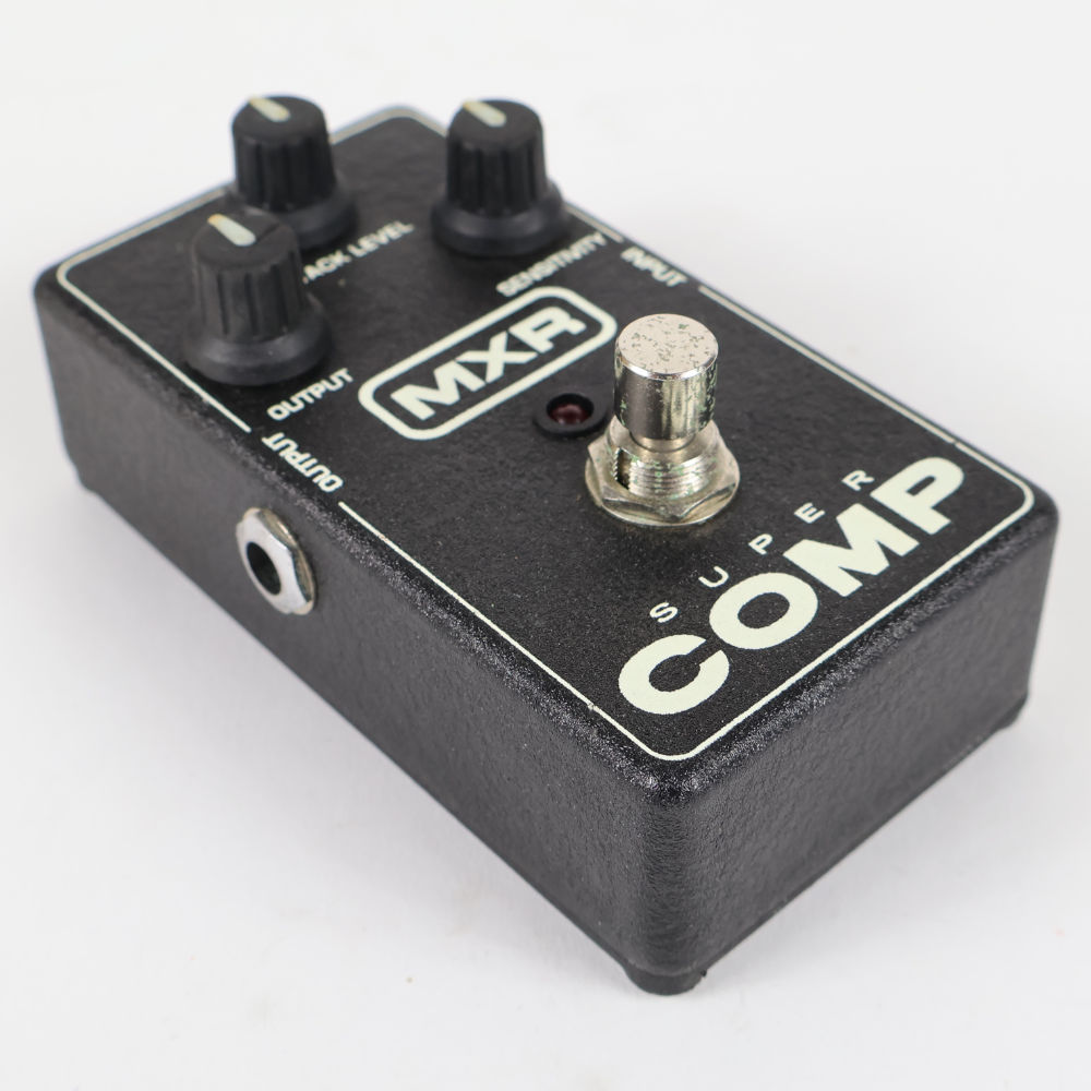 【中古】 エフェクター コンプ MXR M-132 SUPER COMP コンプレッサー スーパーコンプ 本体画像 斜め 2