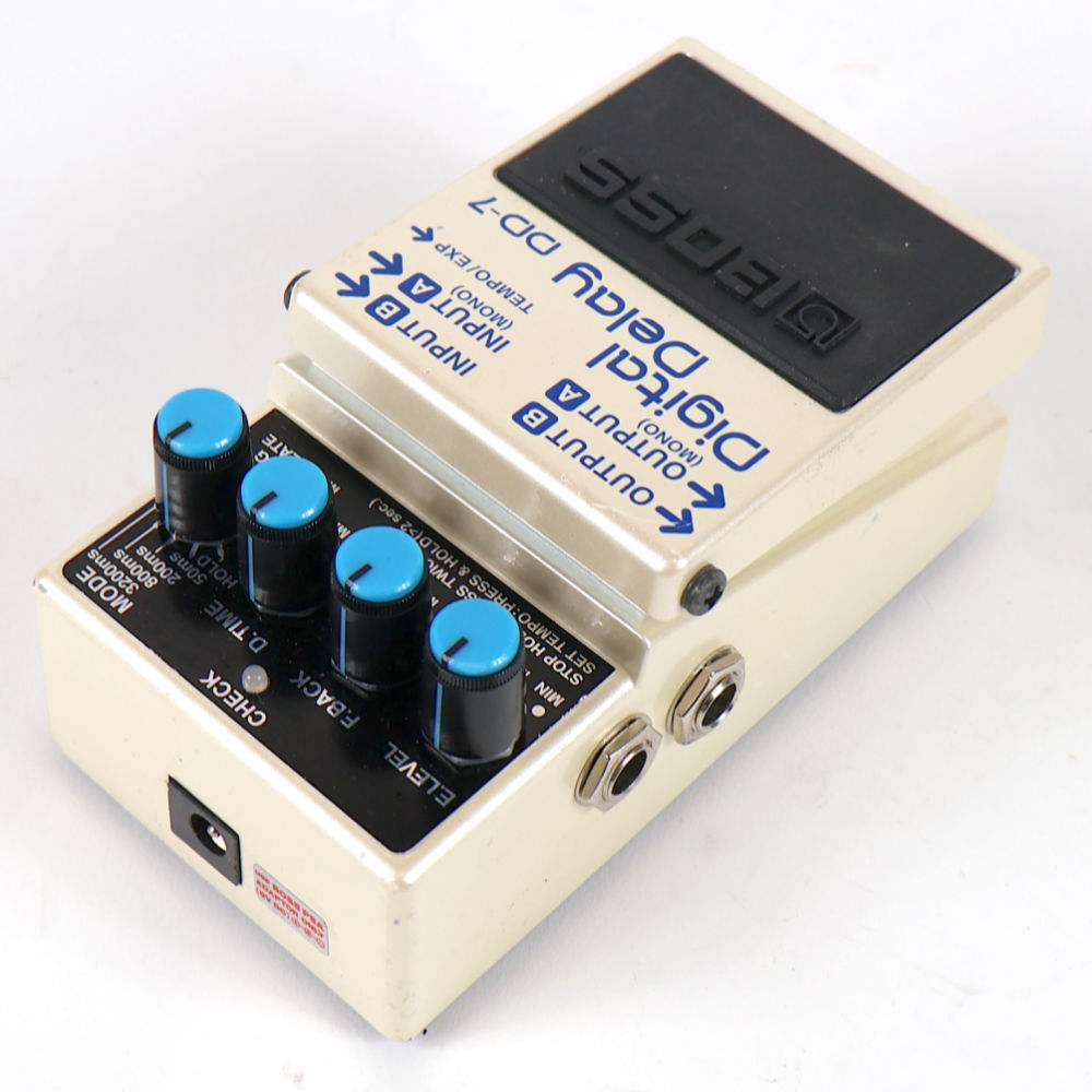 【中古】ディレイ エフェクター BOSS DD-7 Digital Delay ギターエフェクター デジタルディレイ 左サイド