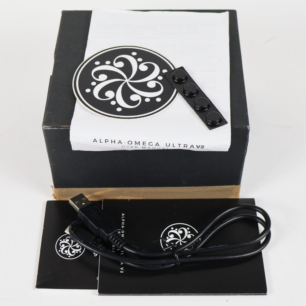 【中古】 Darkglass Electronics ALPHA OMEGA ULTRA v2 with Aux-In 6bandグラフィックイコライザー搭載 ベースプリアンプ 付属品画像