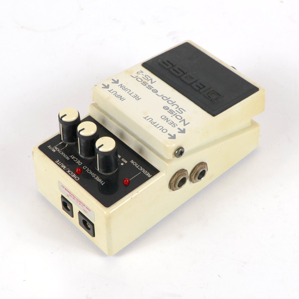【中古】 ノイズサプレッサー エフェクター BOSS NS-2 Noise Suppressor ギターエフェクター リア斜めアングル画像