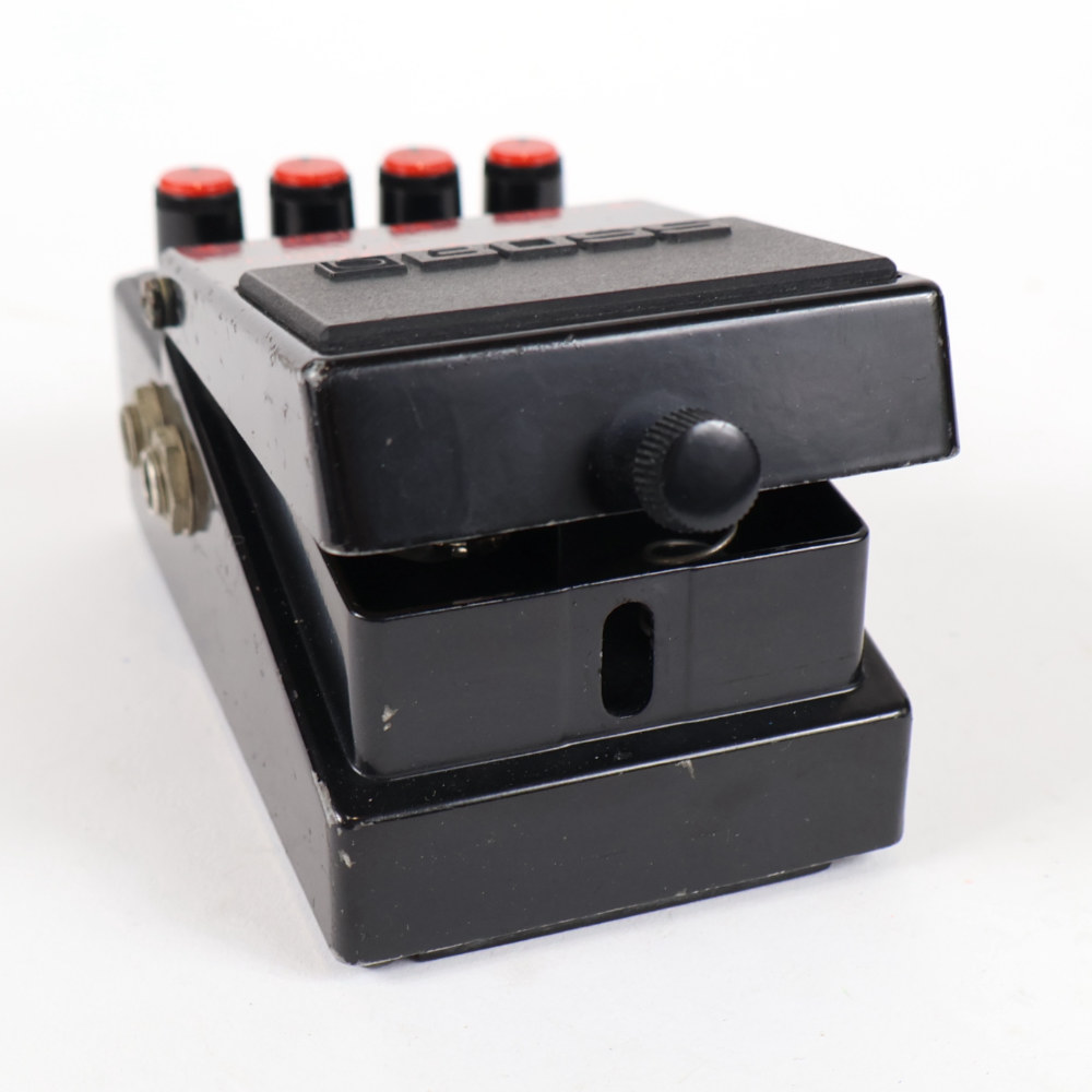 【中古】 ディストーション エフェクター BOSS MZ-2 Digital Metalizer Made in JAPAN ギターエフェクター フロント画像