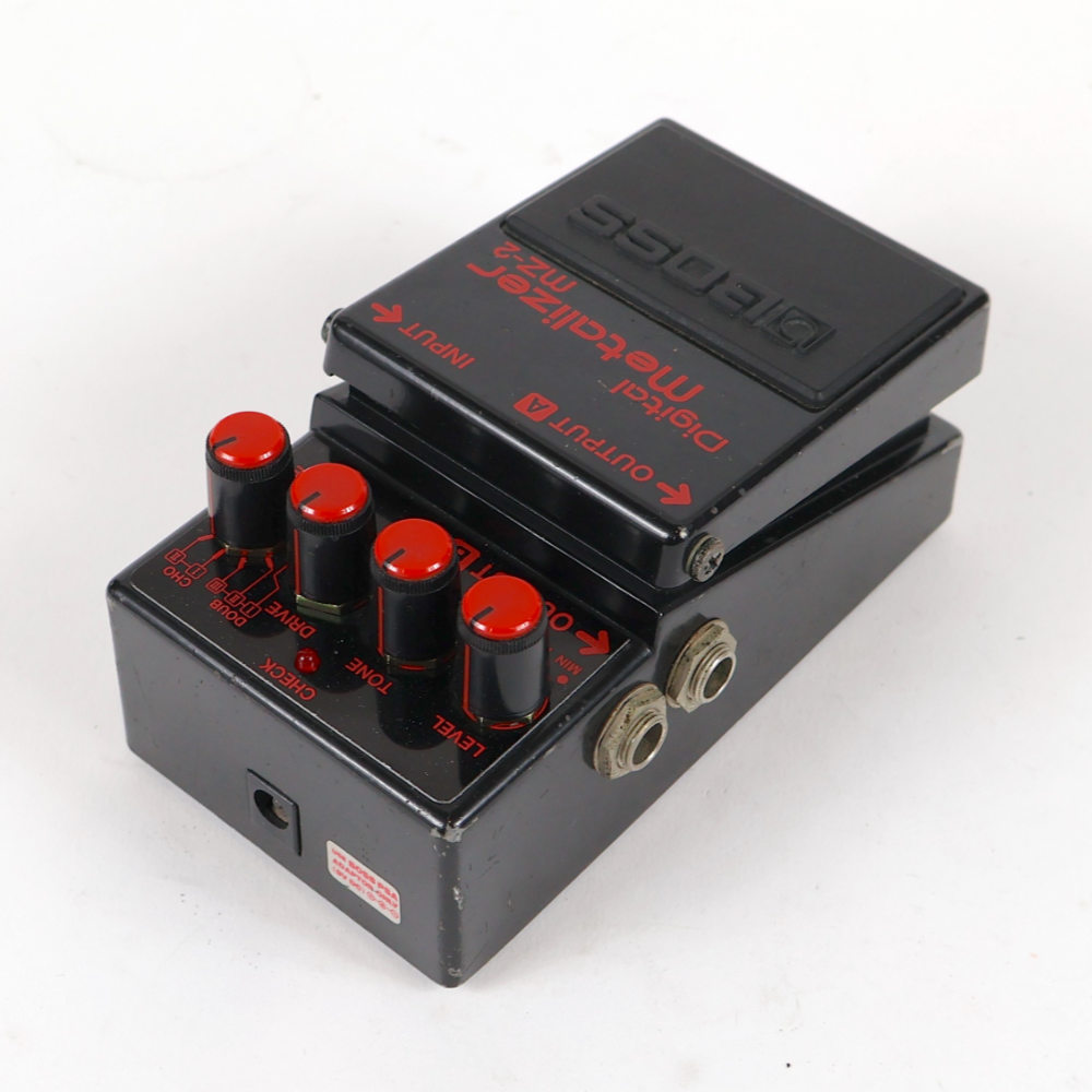 【中古】 ディストーション エフェクター BOSS MZ-2 Digital Metalizer Made in JAPAN ギターエフェクター リア斜めアングル画像