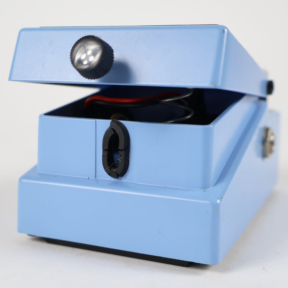 【中古】スーパーコーラス エフェクター BOSS CH-1 Super Chorus ギターエフェクター コーラス 電池ボックスゴムパーツ