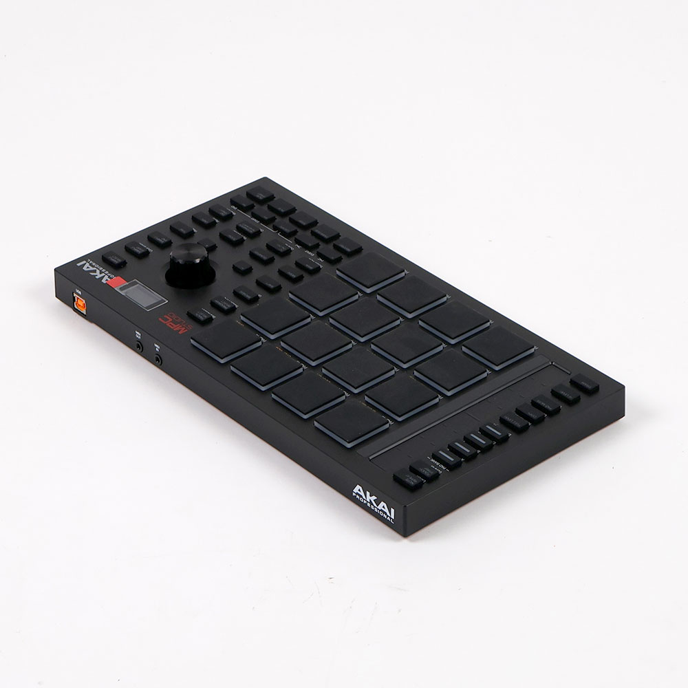 【中古】 アカイ AKAI Professional MPC Studio MPCソフトウェア専用音楽制作コントローラー 全体