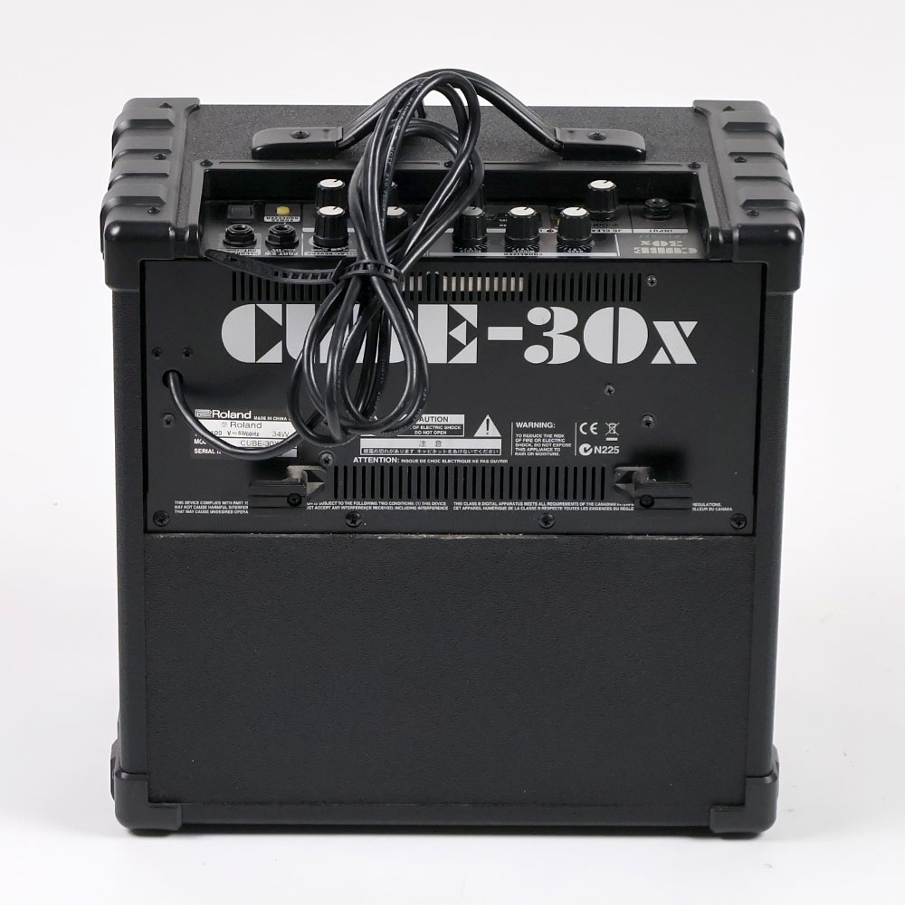 【中古】 ギターアンプ Roland CUBE-30X 背面