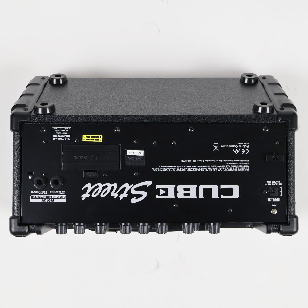 【中古】 ギターアンプ ローランド ROLAND CUBE Street BK 乾電池駆動パフォーマンス用ステレオアンプ ギターアンプ 本体画像 裏 