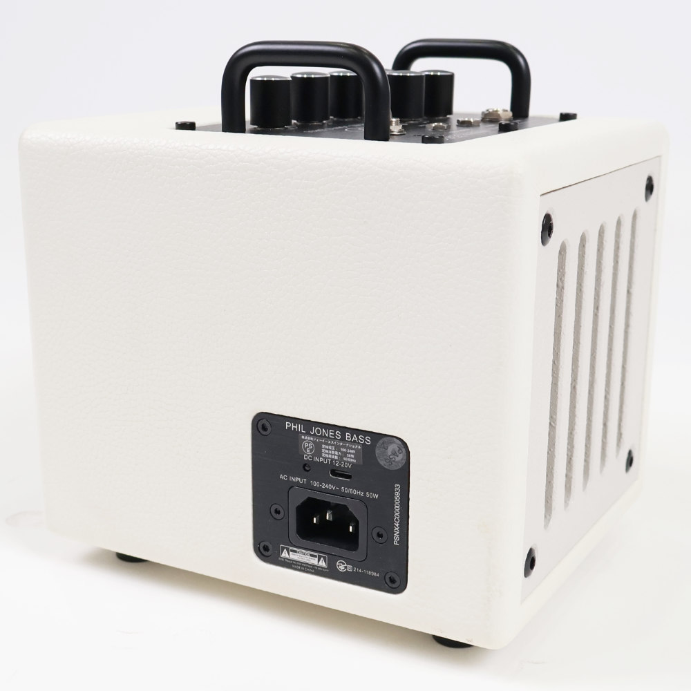 【中古】 PHIL JONES BASS NANOBASS X4C White 小型ベースアンプ コンボ USBモバイルバッテリー対応 本体画像 斜め 
