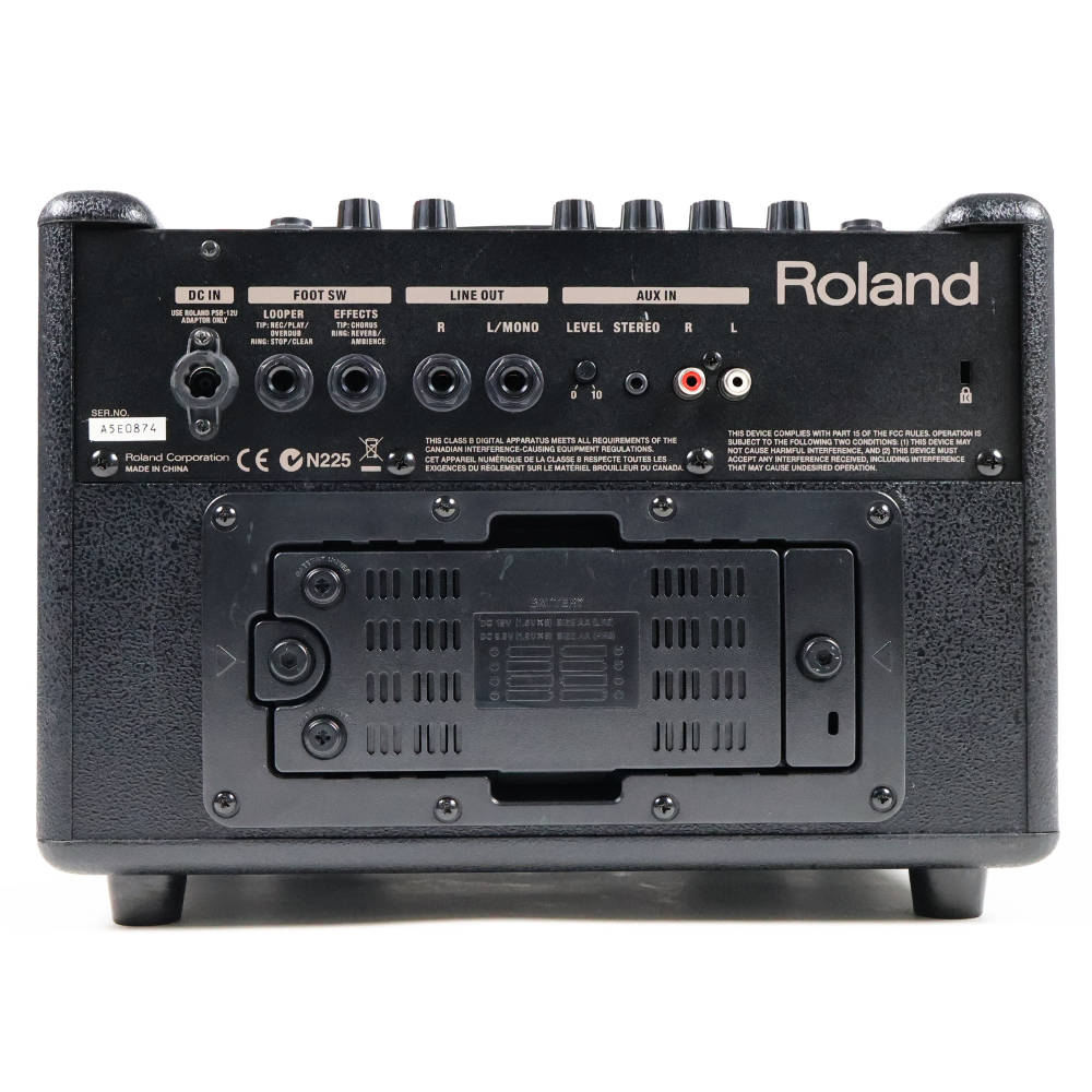 【中古】 アコギアンプ ローランド ROLAND AC-33 アコースティックギター用アンプ アコギアンプ ブラック 本体画像 裏 