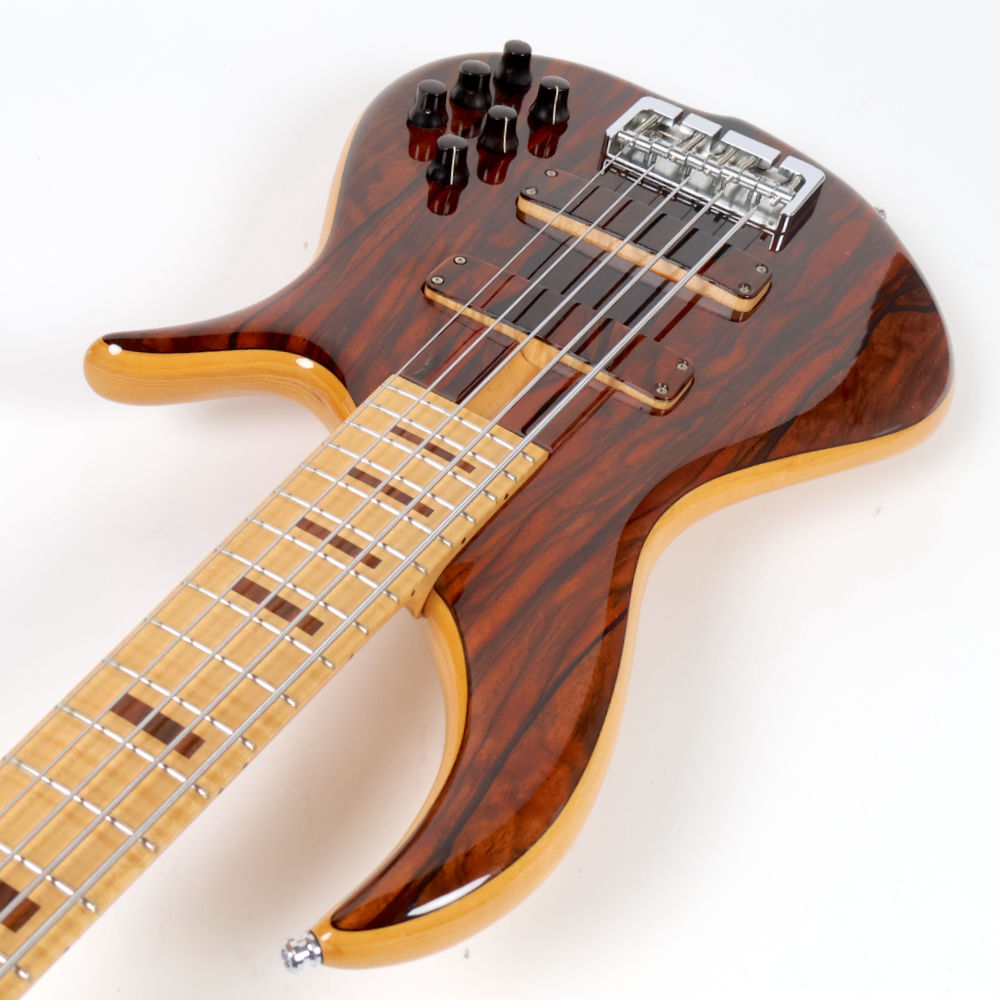 【中古】F-bass BN5 Ziricote Top 5弦エレキベース カッタウェイ側