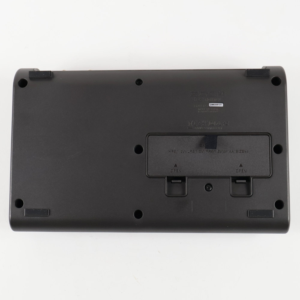 【中古】 ZOOM R12 マルチトラックレコーダー タッチ操作対応 8トラック仕様 本体画像 裏 