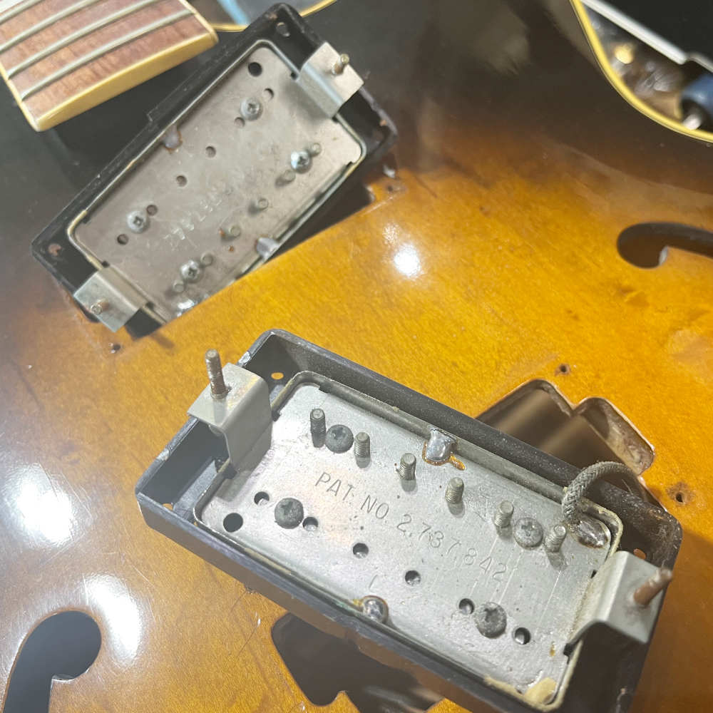 【中古】 エレキギター Gibson ES-175D Vintage SunBurst 1990年製 刻印ナンバードPAFピックアップ搭載 フルアコースティックギター 内部 