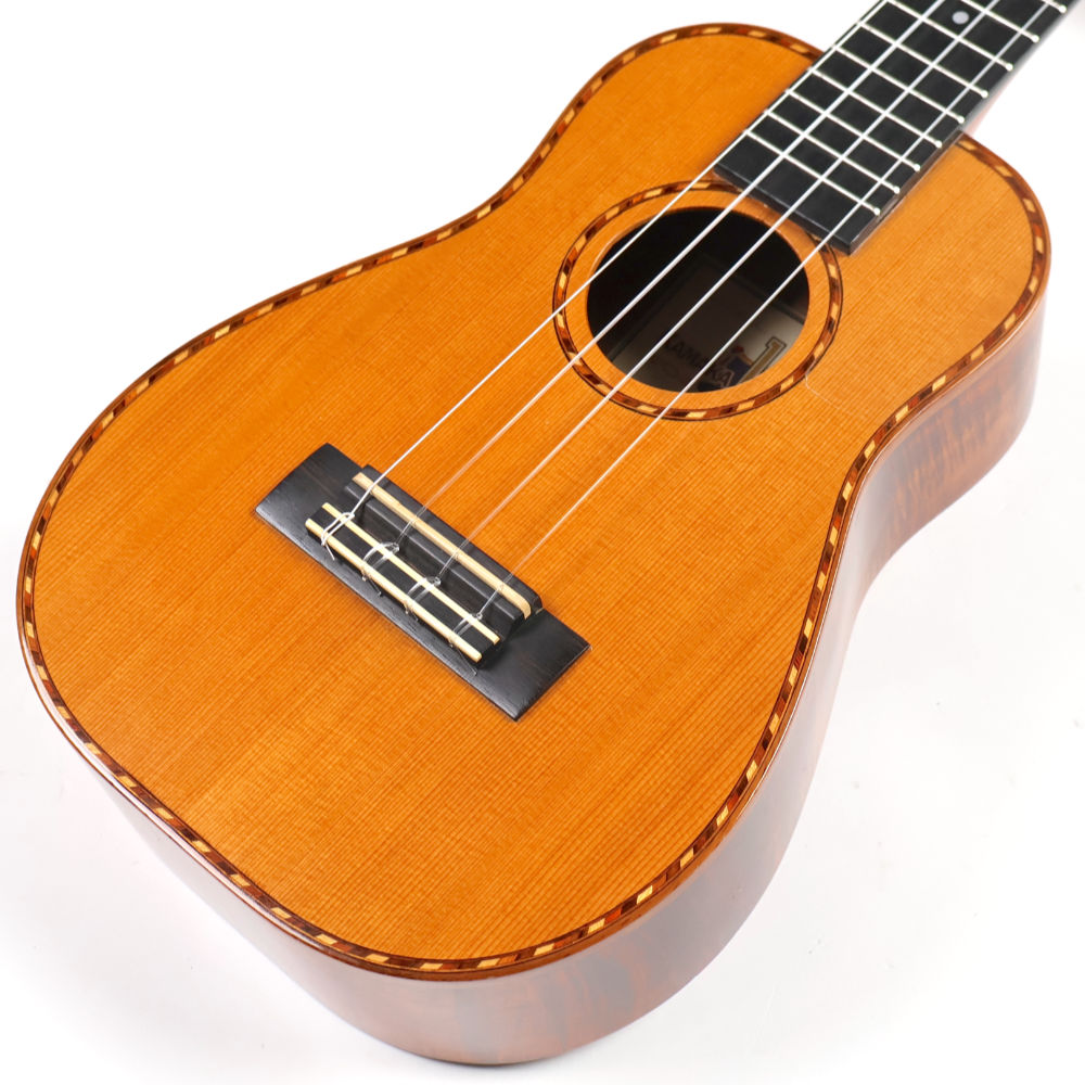 【中古】 ウクレレ KAMAKA HB-2DC 2013年製 Low-G コンサートウクレレ シダートップ ベルシェイプ ロープバインディング デラックスモデル トップ