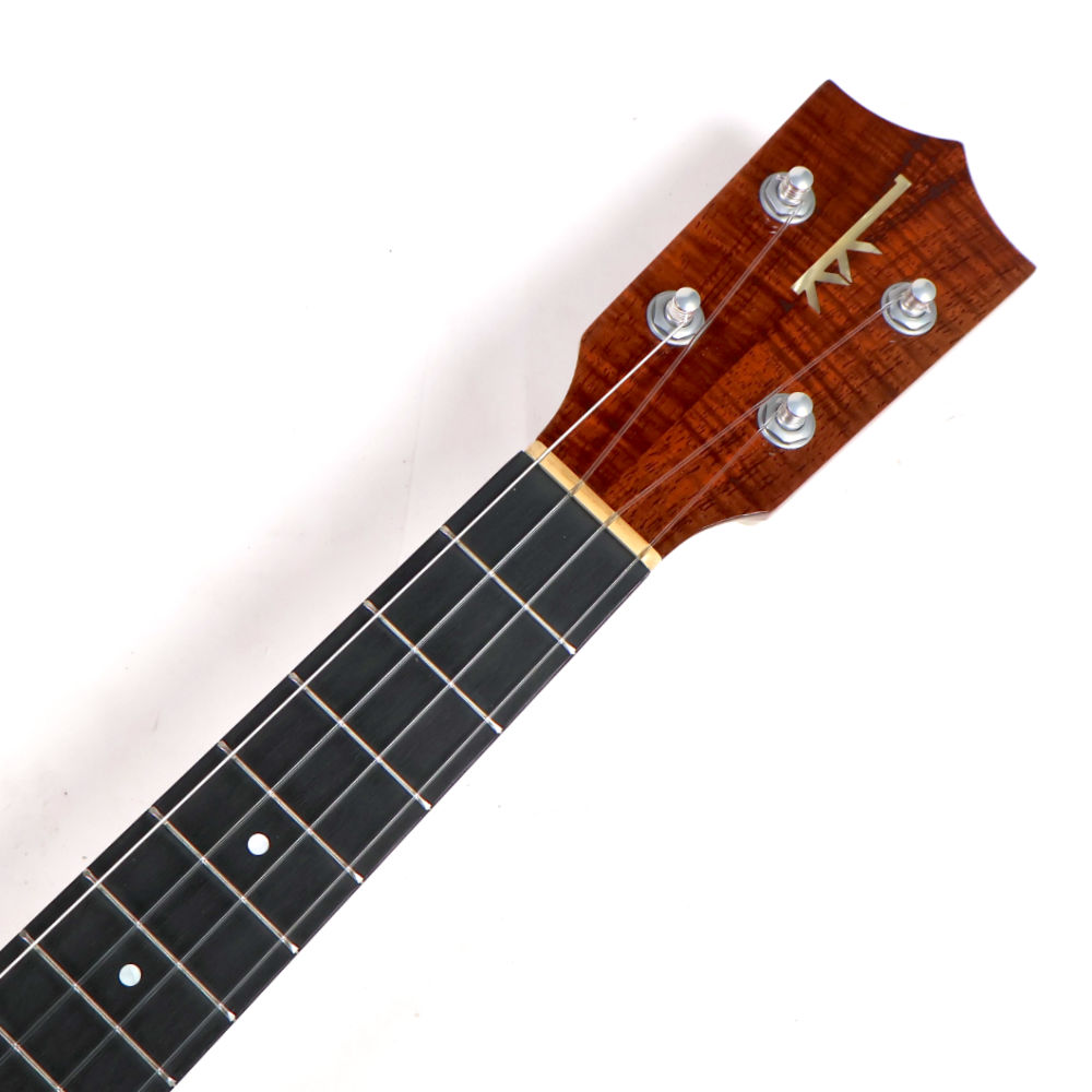 【中古】 ウクレレ KAMAKA HB-2DC 2013年製 Low-G コンサートウクレレ シダートップ ベルシェイプ ロープバインディング デラックスモデル ネック