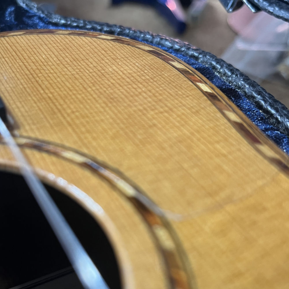 【中古】 ウクレレ KAMAKA HB-2DC 2013年製 Low-G コンサートウクレレ シダートップ ベルシェイプ ロープバインディング デラックスモデル ピックガード