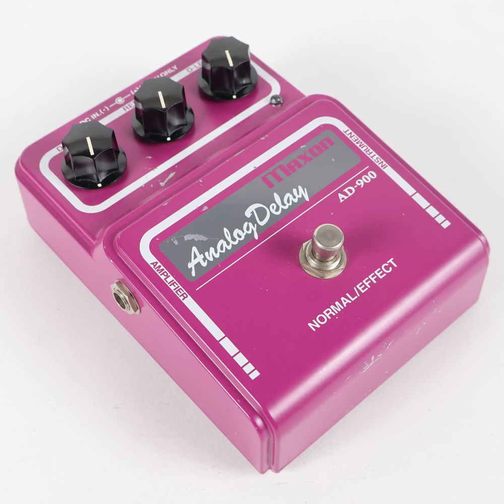 【中古】 アナログディレイ MAXON マクソン AD-900 Analog Delay ギターエフェクター 本体画像 斜め 
