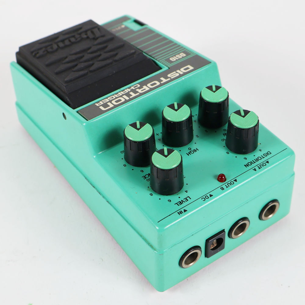 【中古】 ディストーション エフェクター IBANEZ アイバニーズ DS10 DISTORTION CHARGER ギターエフェクター 本体画像 斜め 
