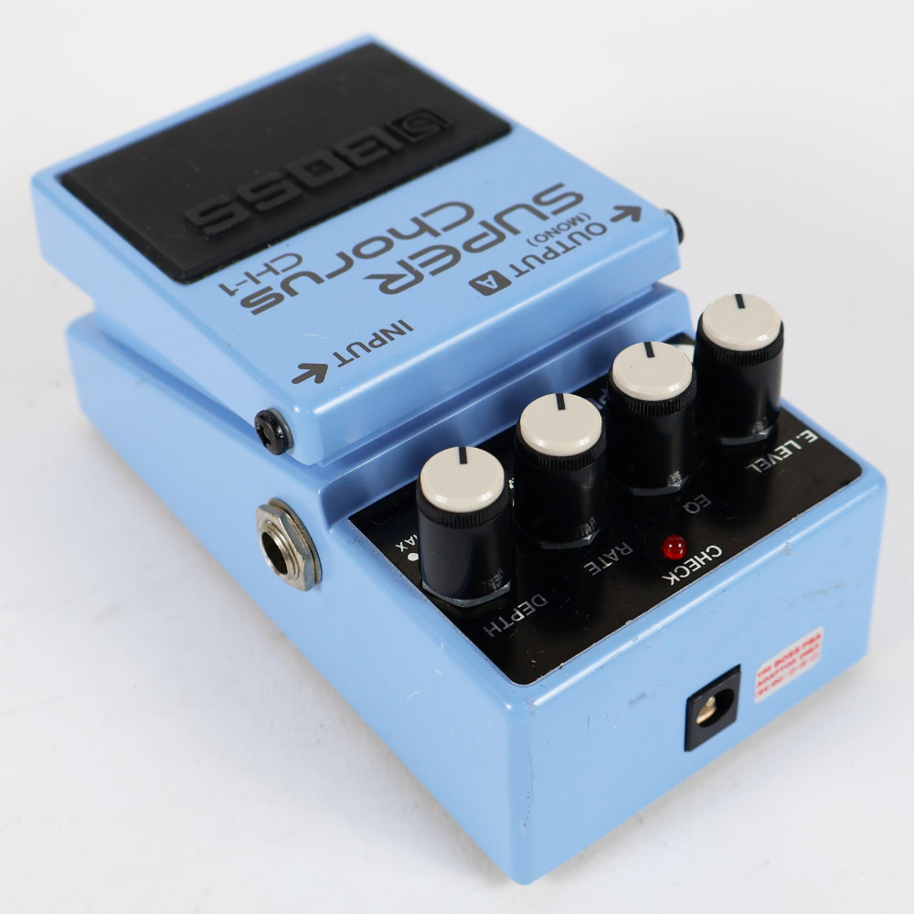 【中古】スーパーコーラス エフェクター BOSS CH-1 Super Chorus ギターエフェクター コーラス 本体画像 斜め 2