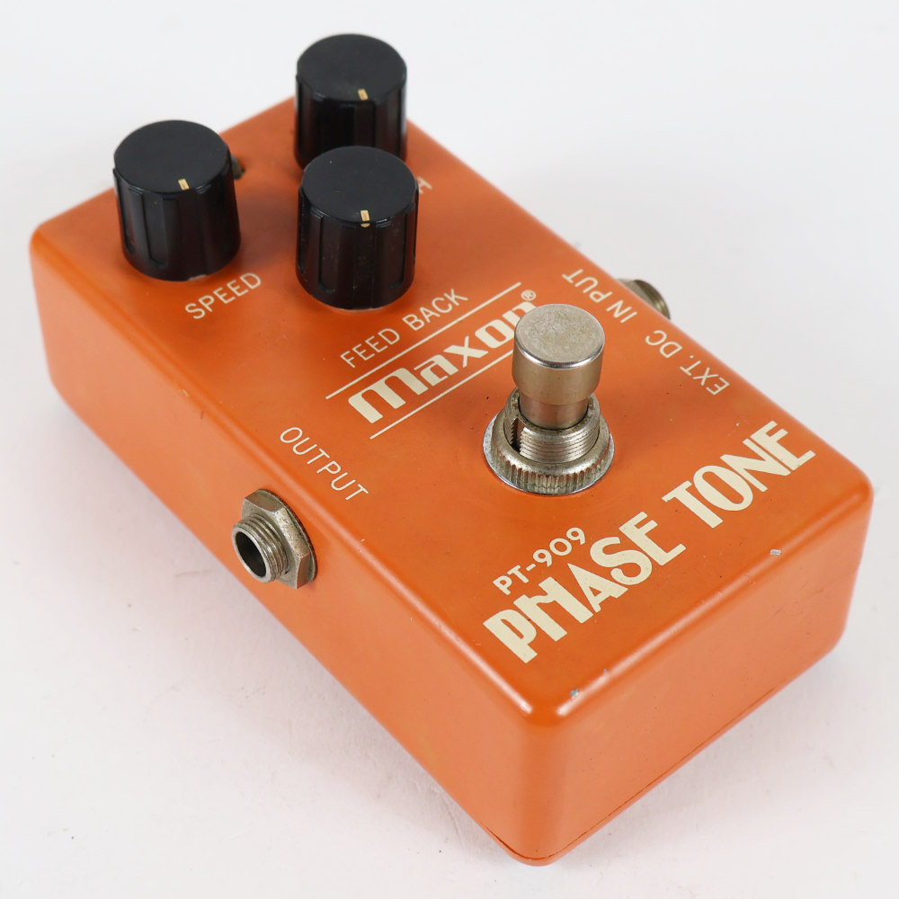【中古】 Maxon マクソン PT-909 PHASE TONE Small Case フェイザー ギターエフェクター 本体画像 斜め 2