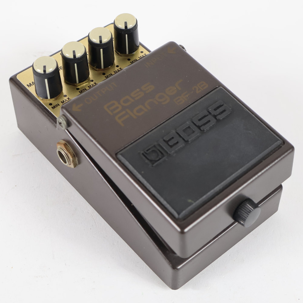 【中古】ベースフランジャー エフェクター BOSS BF-2B Bass Flanger ベースエフェクター 本体画像 斜め 2
