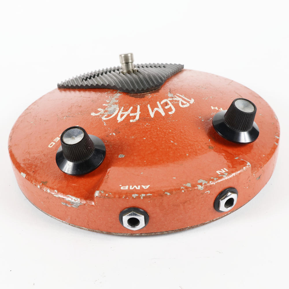 【中古】トレモロ エフェクター DALLAS ARBITER ENGLAND TREM FACE 1970年代 ギターエフェクター 本体画像 斜め 