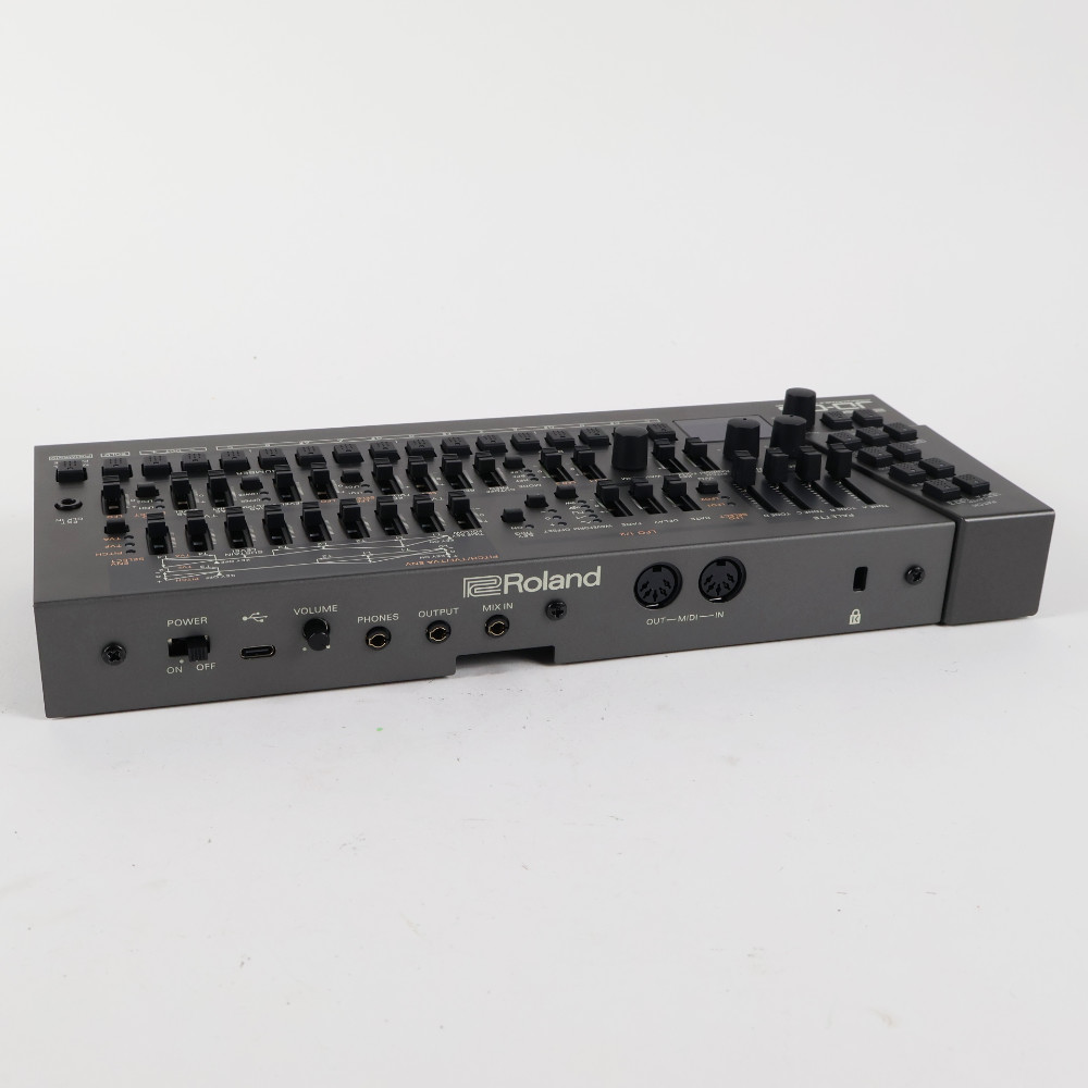 【中古】 ROLAND JD-08 シンセサイザー Boutiquec ローランド ブティークシリーズ 本体画像 裏