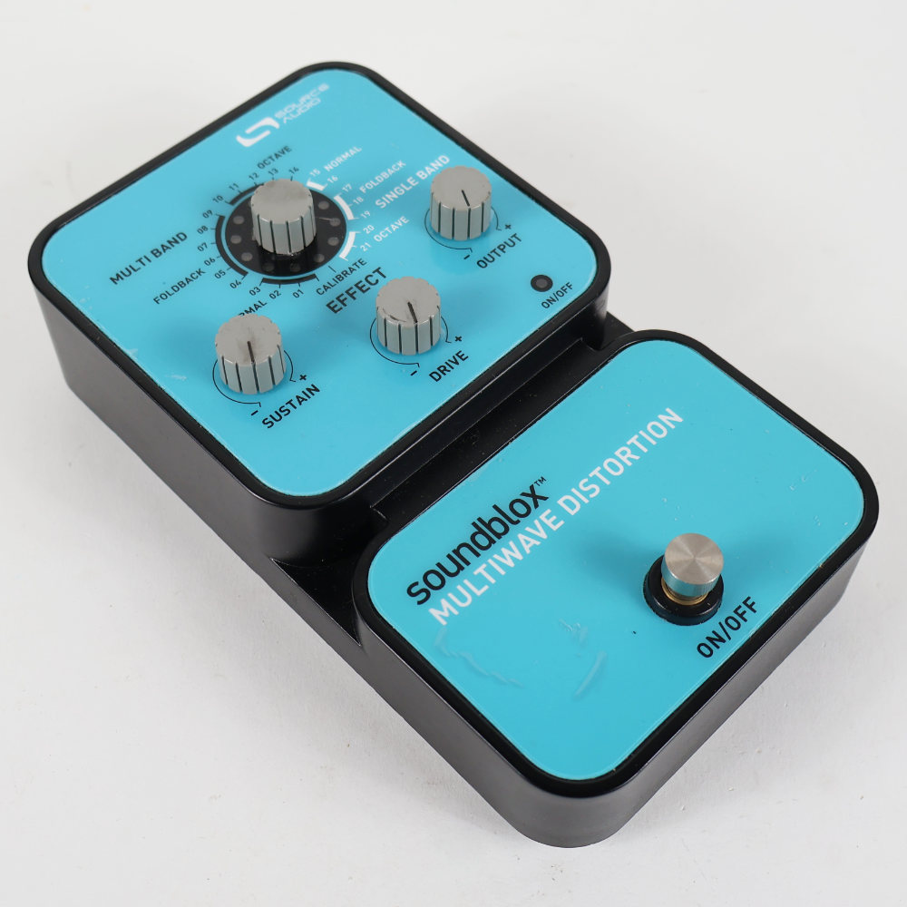 【中古】 ディストーション SOURCE AUDIO ソースオーディオ SA140 Multiwave Distortion ギターエフェクター 本体画像 斜め 2