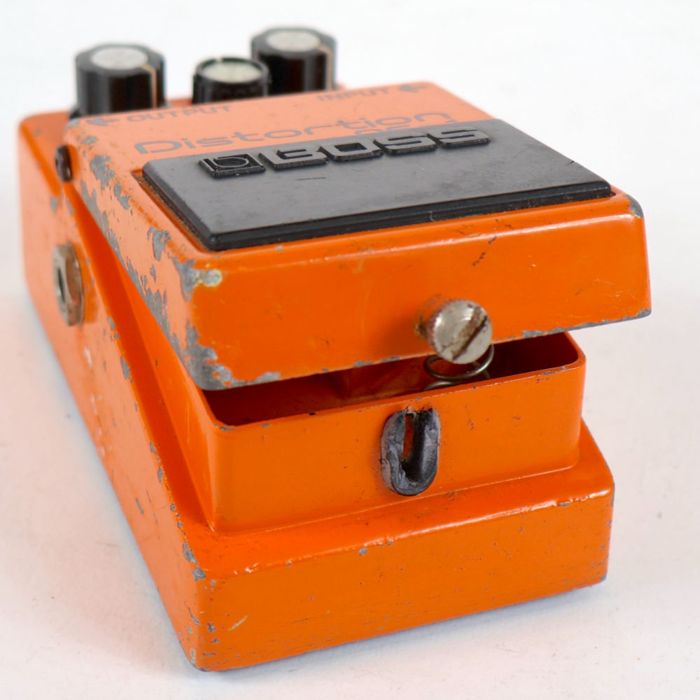 【中古】 ディストーション エフェクター BOSS DS-1 Distortion Made in Japan Silver Screw 銀ネジ ギターエフェクター ゴムブッシュ劣化