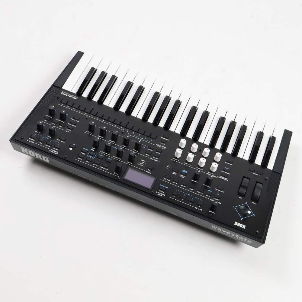 【中古】 シンセサイザー KORG WAVESTATE コルグ 本体画像 斜め