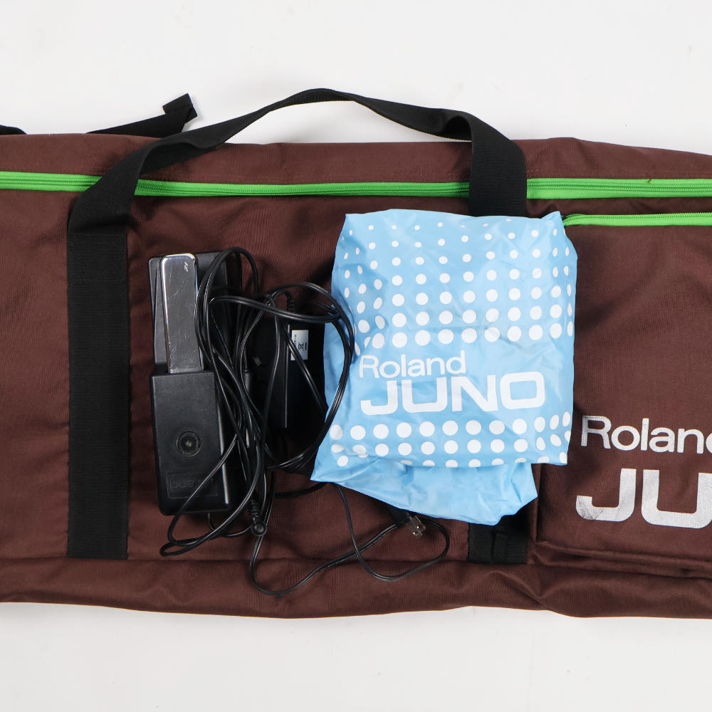 【中古】 シンセサイザー ROLAND JUNO-Gi ソフトケース付き 8トラックレコーダー搭載 付属品画像