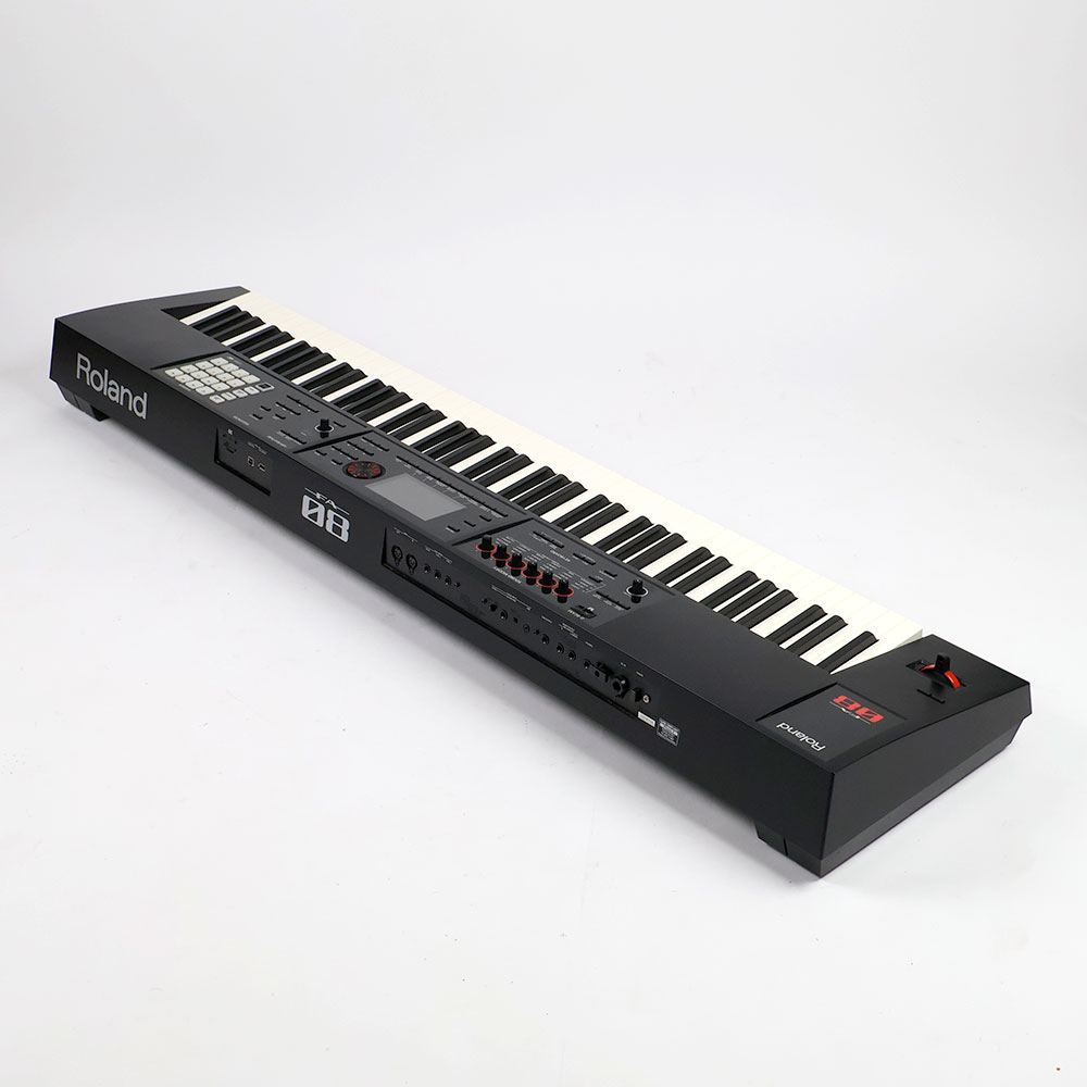 【中古】 ROLAND FA-08 Music Workstation シンセサイザー 88鍵 全体