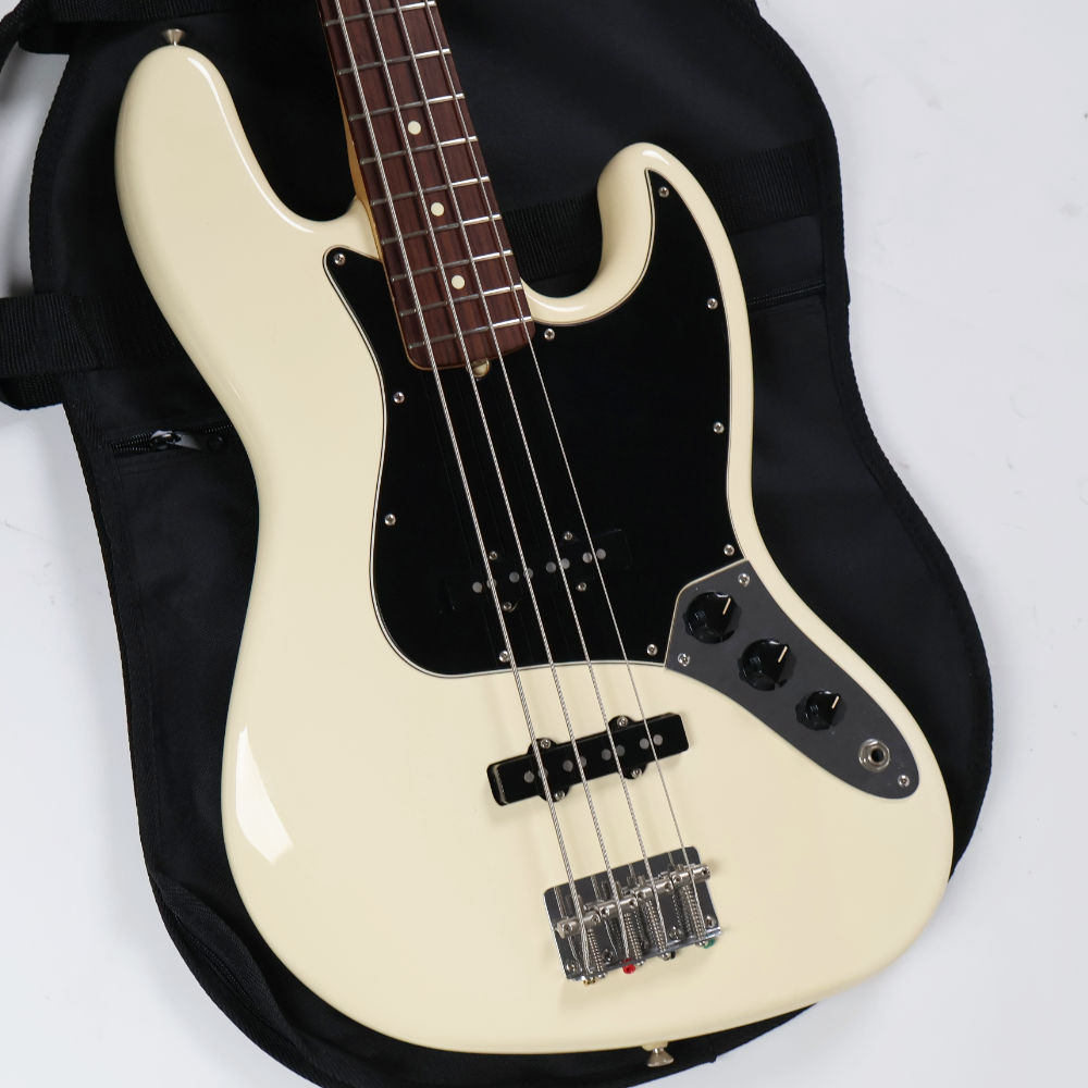 【中古】 エレキベース Fender American Special Jazz Bass Rosewood Fingerboard Olympic White 2010年製 フェンダー ジャズベース アメリカンスペシャル ケース欠品 ボディ画像