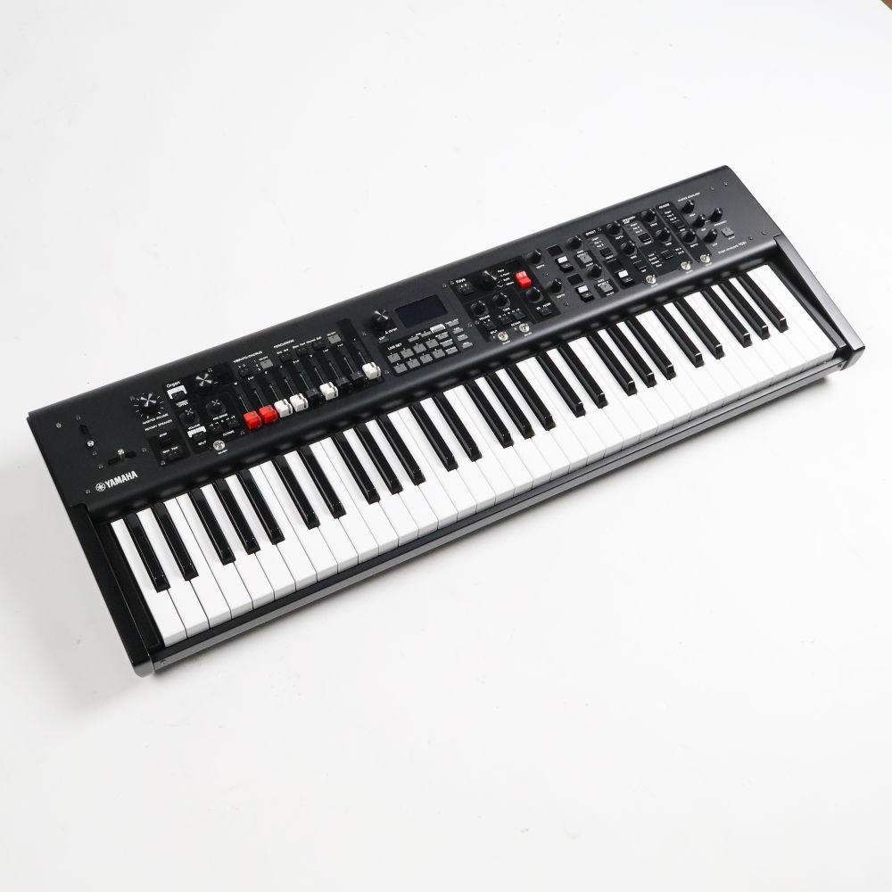 【中古】 ヤマハ YAMAHA YC61 ステージキーボード 本体画像 斜め