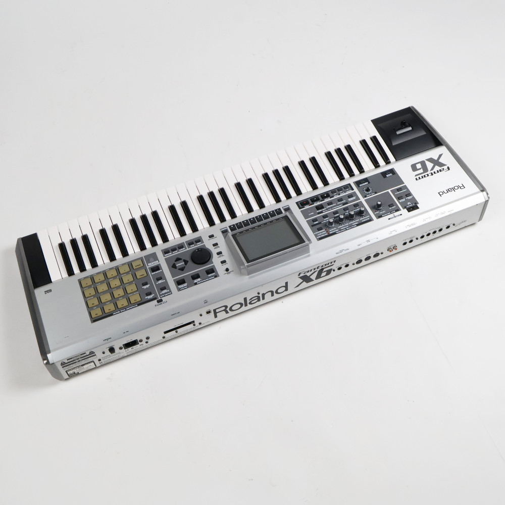 【中古】 シンセサイザー ROLAND FANTOM-X6 ローランド 本体画像 斜め 2