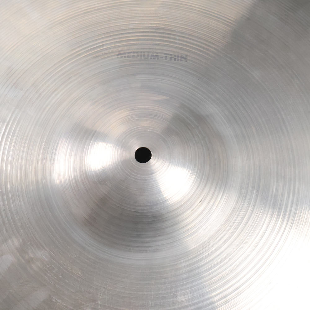 【中古】 クラッシュシンバル ジルジャン ZILDJIAN A Zildjian MEDIUM THIN CRASH 18インチ 70s〜80s リベット穴付き アップ画像