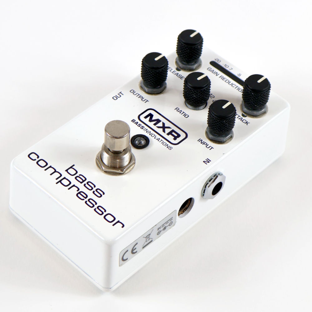 【中古】 MXR M-87 Bass Compressor ベースコンプレッサー 斜めアングル画像