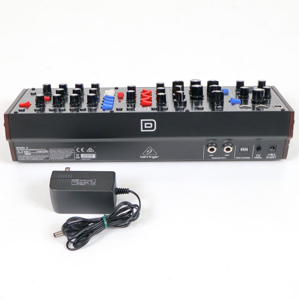 【中古】 ベリンガー BEHRINGER MODEL D アナログ シンセサイザー モデルD アナログシンセ 背面