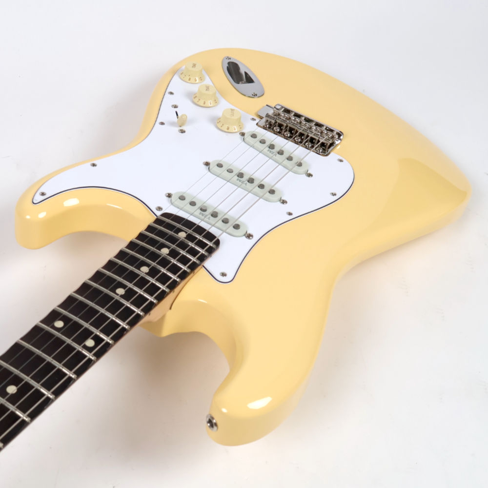 【中古】 エレキギター Fender Yngwie Malmsteen Stratocaster Scalloped Rosewood Fingerboard Vintage White 2025年製 美品 フェンダー イングヴェイ・マルムスティーンモデル ストラトキャスター カッタウェイ側