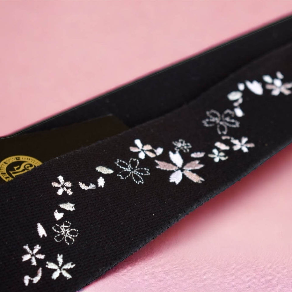 Grande uomo グランデウオモ TENDER STRAP TS-2 AC 桜 Black ギターストラップ アップ画像