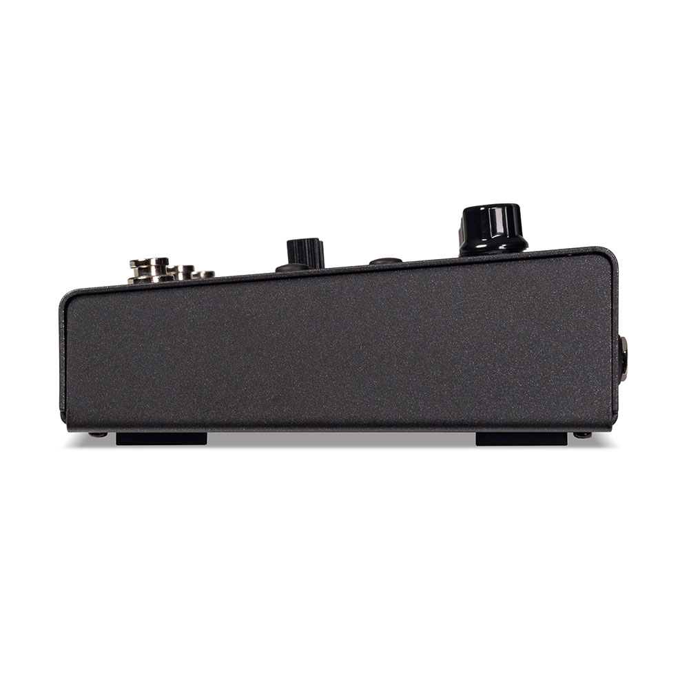 マルチエフェクター BLACKSTAR ID:X FlOOR 1 DSPモデラー 12種類のギターアンプモデル/3種類のベースアンプモデル 側面