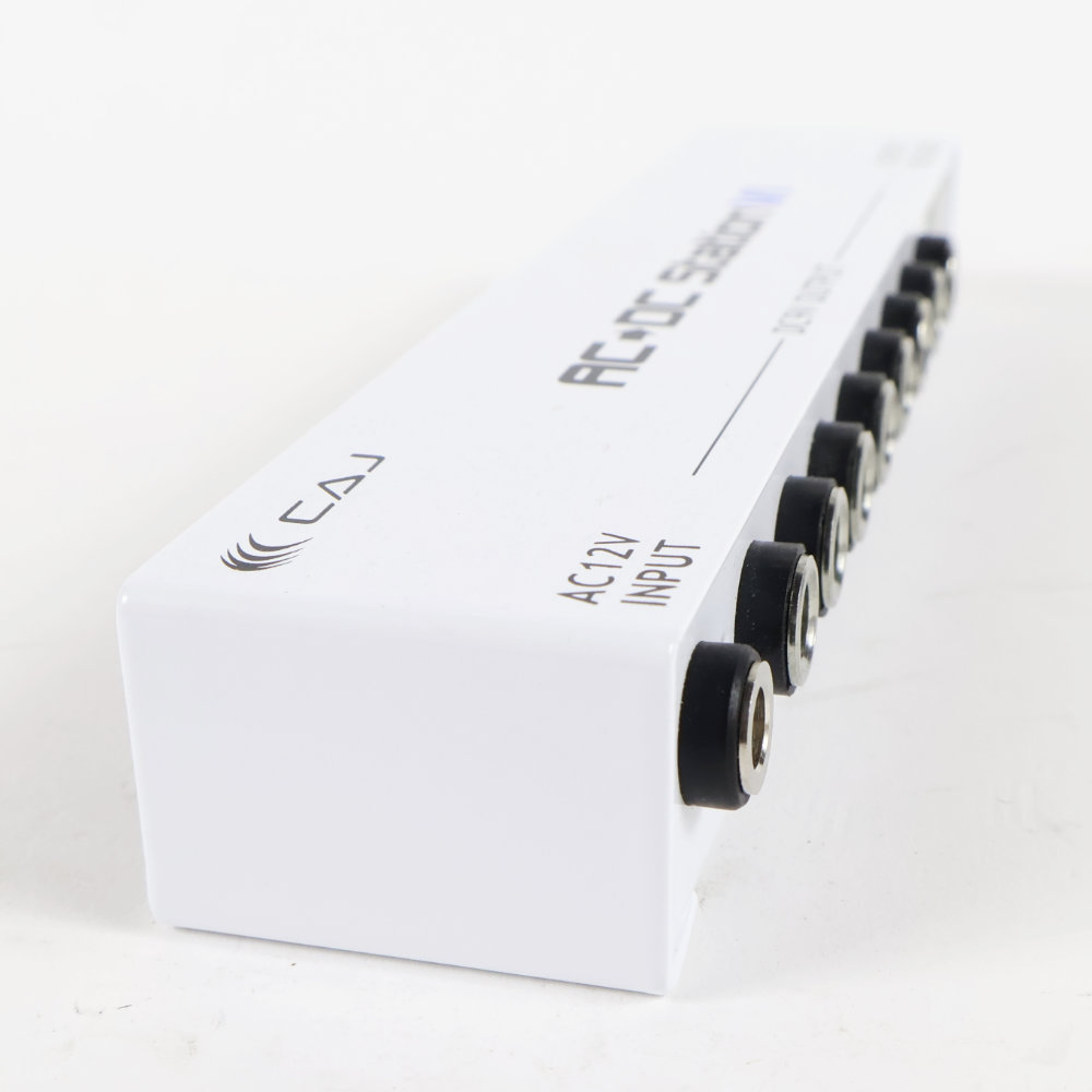 【中古】 パワーサプライ CAJ AC/DC Station VI 側面