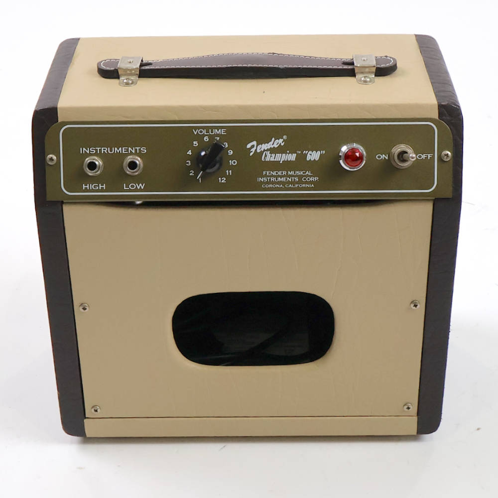 【中古】 ギターアンプ Fender フェンダー Champion 600 背面