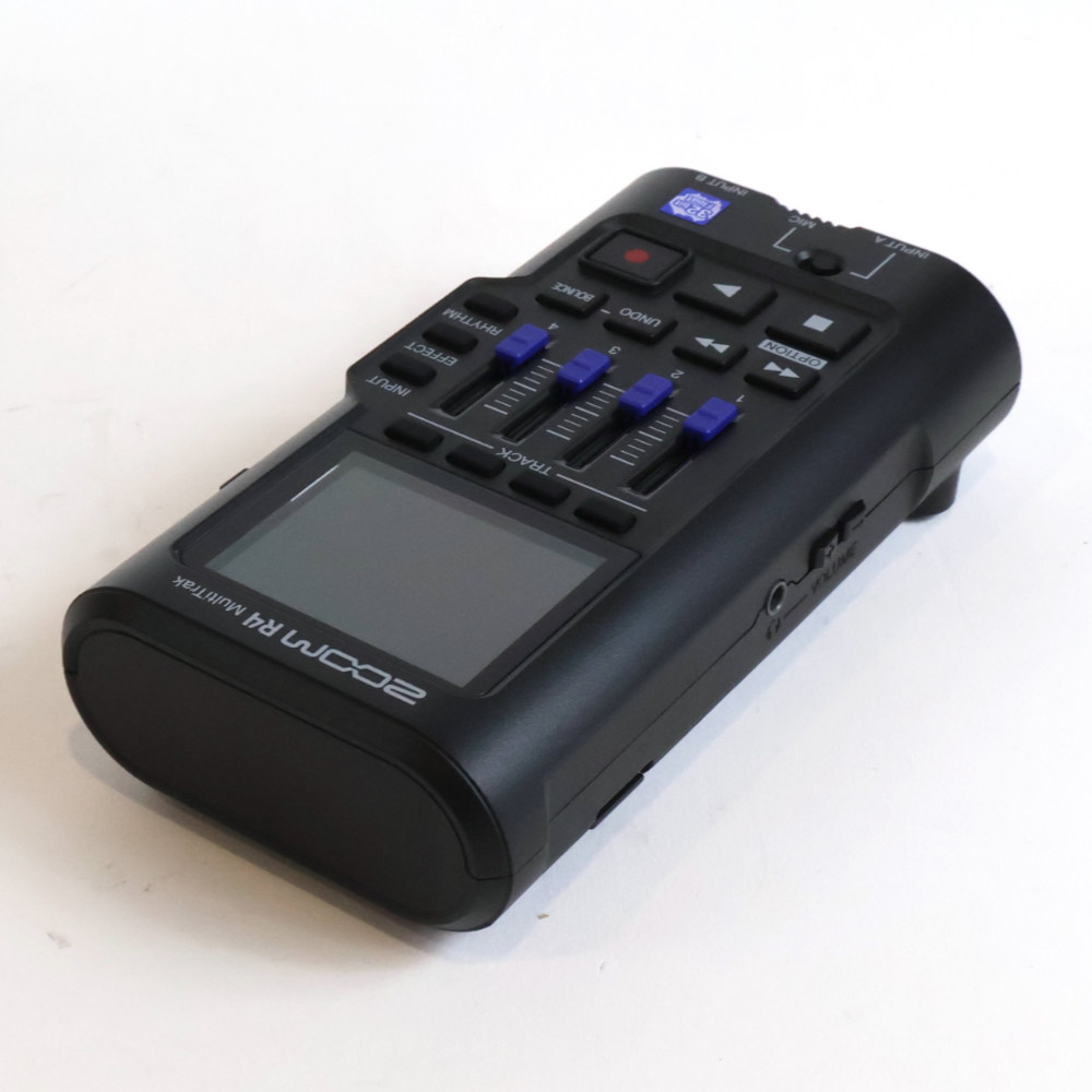 【中古】 ZOOM ズーム R4 MultiTrak 32bit フロート・オーディオ対応 ポータブル 4トラックレコーダー MTR リア斜めアングル画像