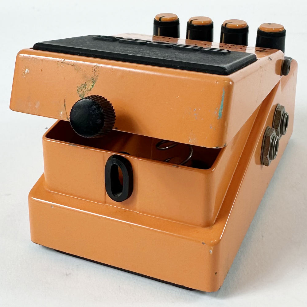 【中古】 ターボディストーション エフェクター BOSS DS-2 Turbo Distortion Made in Japan 日本製 ギターエフェクター 電池ボックスゴムパーツ