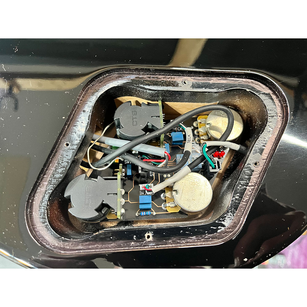 【中古】 エレキギター Gibson Exclusive Les Paul Studio with Gold Hardware Ebony 2025年製 ギブソン レスポールスタジオ ゴールドパーツ ネックバインディング スタンダードインレイ 配線