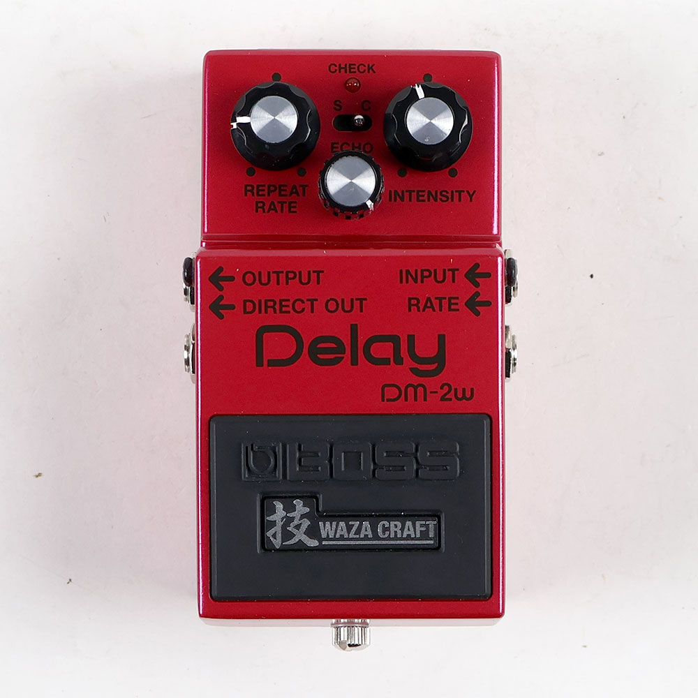 【中古】 アナログディレイ エフェクター BOSS DM-2W Delay WAZA CRAFT ギターエフェクター ディレイ 正面