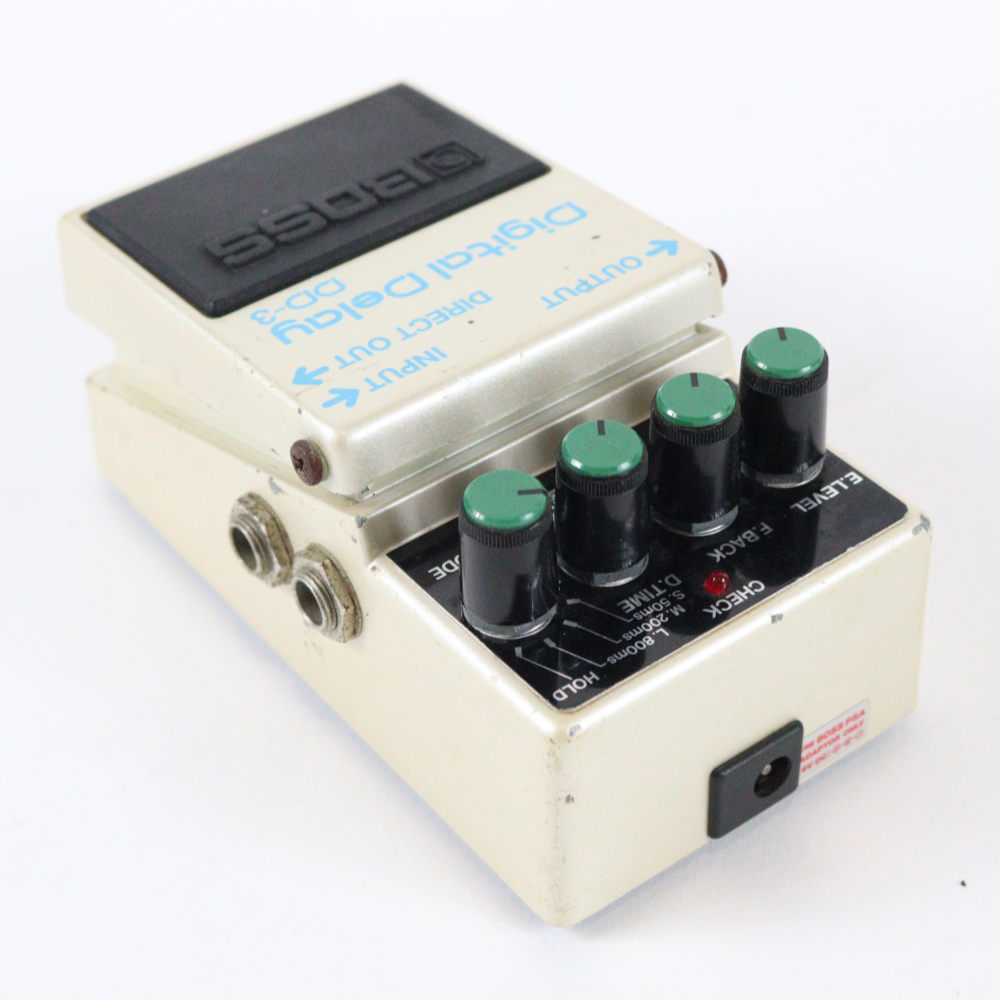 【中古】 デジタルディレイ エフェクター BOSS DD-3 Digtal Delay  MADE IN JAPAN ギターエフェクター ディレイ リア斜めアングル画像