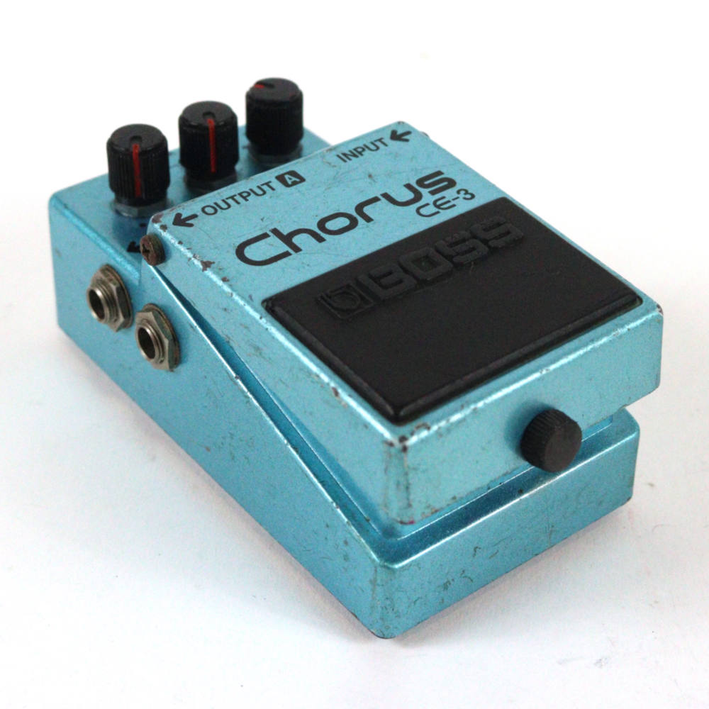 【中古】 コーラス エフェクター BOSS CE-3 Chorus Made in JAPAN ギターエフェクター 斜めアングル画像