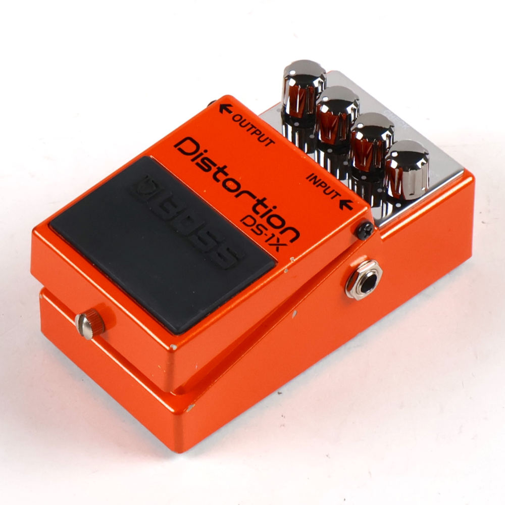 【中古】ディストーション エフェクター BOSS DS-1X Distortion ギターエフェクター 斜めアングル画像